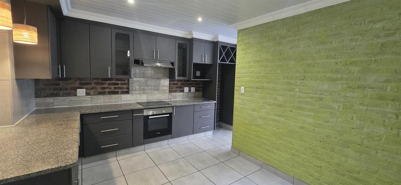 3 Bedroom Property for Sale in Reebok Western Cape